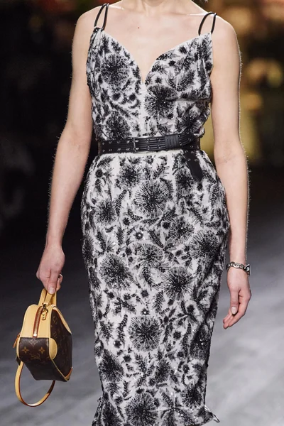 Look 76